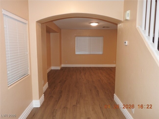 Building Photo - 317 Dogleg Dr