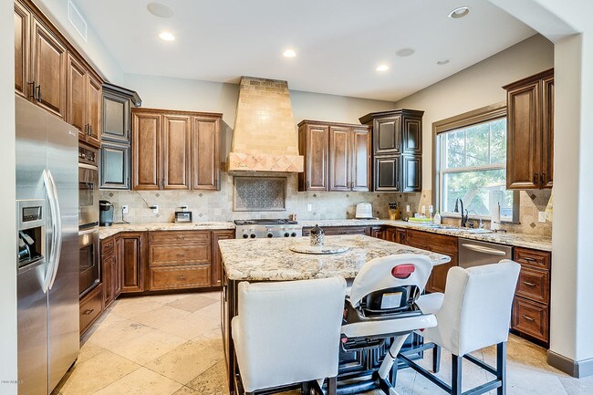 Building Photo - 3226 E Sells Dr