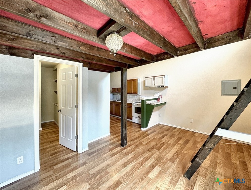 Building Photo - 1108 W McCarty Ln