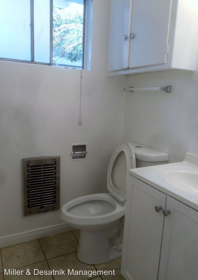 Foto del edificio - 4430 Overland Ave