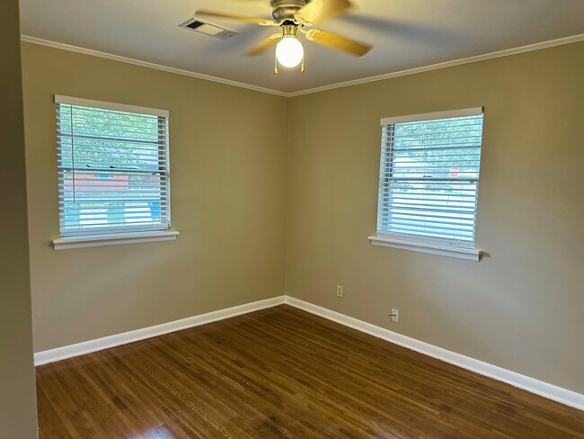 Dormitorio - 4212 N Locust St