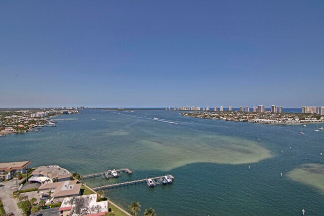 Foto del edificio - 2650 Lake Shore Dr