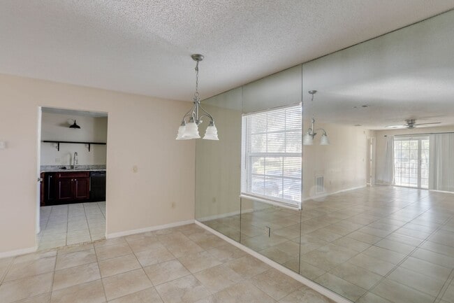 Foto del edificio - 7206 Olympia Ct