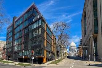 Building Photo - 211 S Henry St