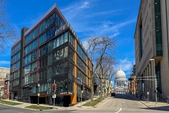 Building Photo - 211 S Henry St