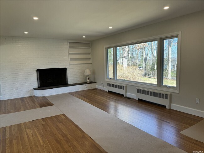 Building Photo - 10 Ridge Dr