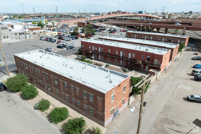 Back - 911-919 Chihuahua St