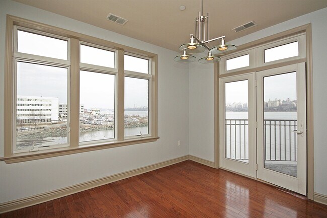 Foto del edificio - 7400 River Rd