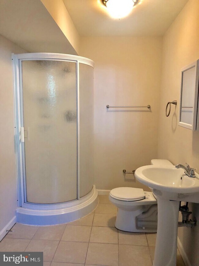 Building Photo - 7905 Della Rosa Ct