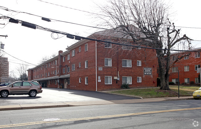 Building Photo - Ballston Garden Apartments