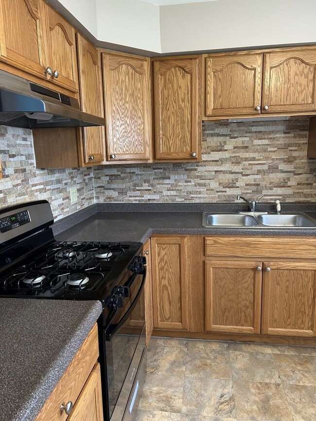 Building Photo - 208 Walter Dr