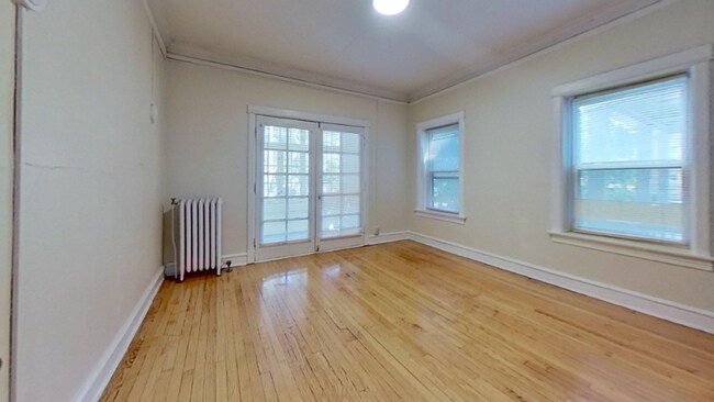 Foto del edificio - 2537 N Farwell Ave