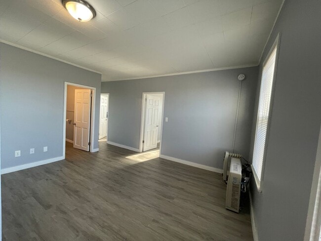 Foto del edificio - ***LEASING SPECIAL*** Third floor, 2 bedro...