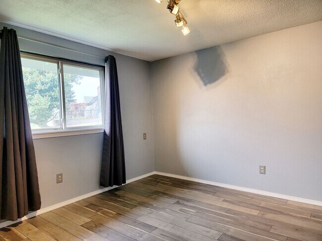 Foto del edificio - 1018 Callahan Dr