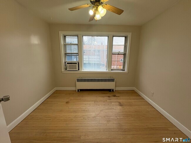 Foto del edificio - 715 Burnside Ave