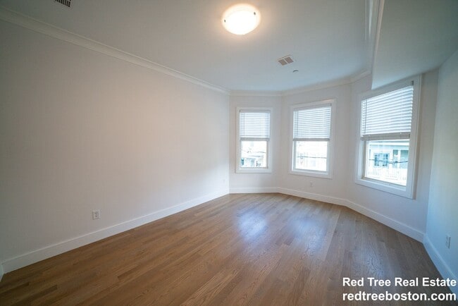 Building Photo - 37 Calumet St