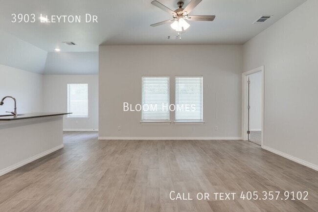 Building Photo - 3903 Lleyton Dr