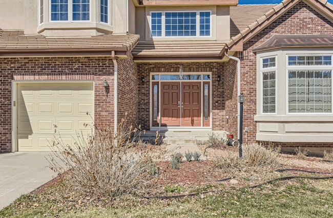 Building Photo - 15721 E Lake Cir