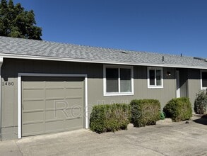 Building Photo - 1480 SW Kellenbeck Ave