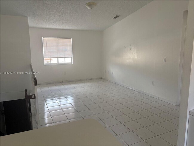 Foto del edificio - 2258 W 74th St