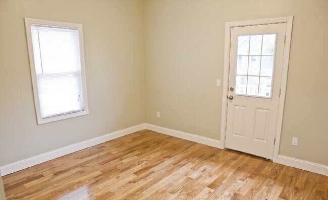 Building Photo - 40 Imrie Rd