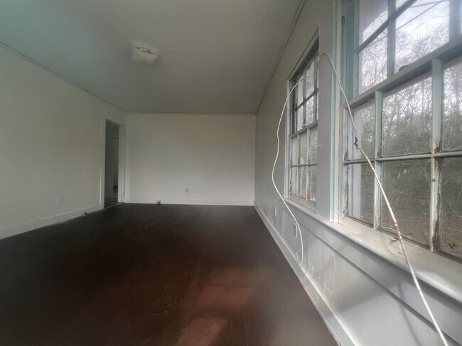 Foto del edificio - 1022 Madeline Ave