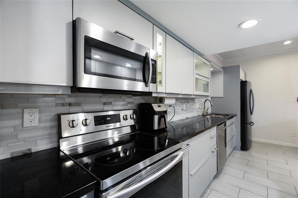 Foto principal - 2100 Tanglewilde St