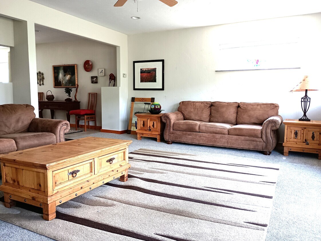 Foto principal - 73 Cooper Dr