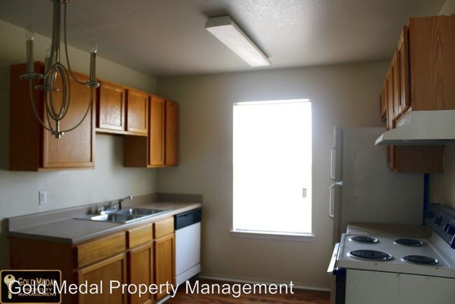 Building Photo - 1101 Horizon Dr