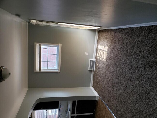 Building Photo - 11667 Beaconsfield