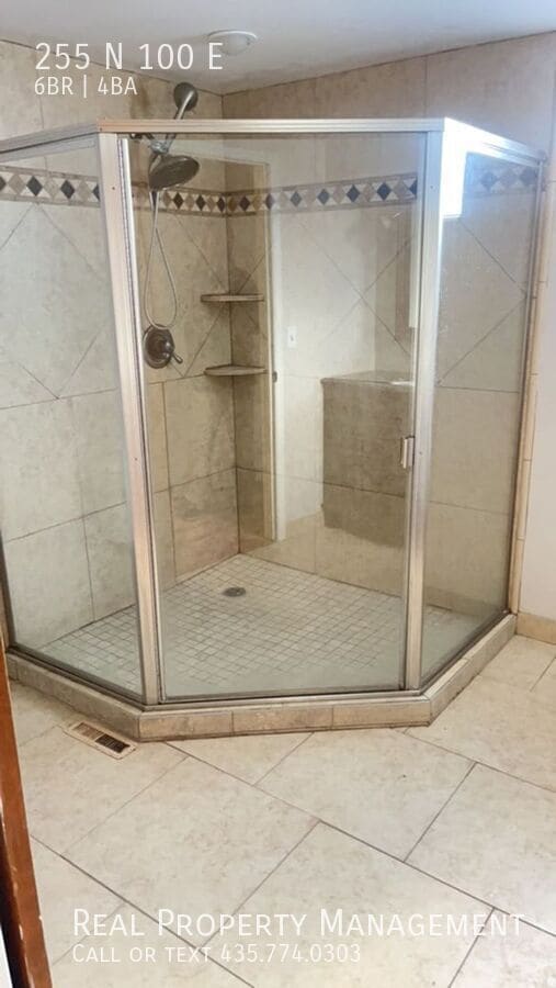 Foto del edificio - 255 N 100 E