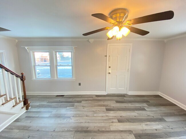 Foto del edificio - Charming 2 Bedroom, 1 Bath Home in West York Schools!!