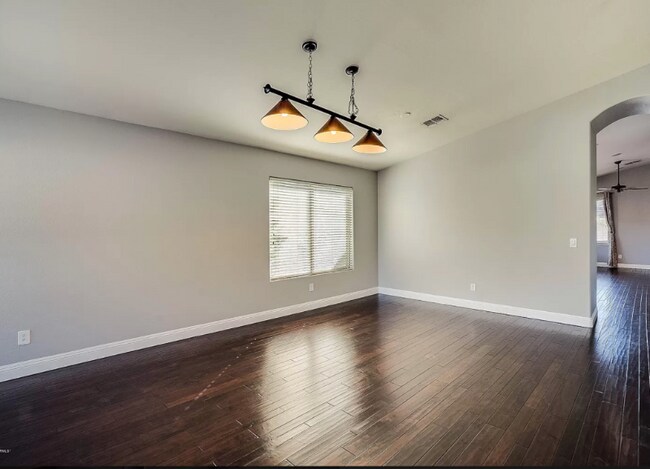 Foto del edificio - 2731 E Alameda Rd