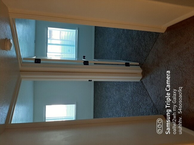 Building Photo - 352 Stone Hollow Dr