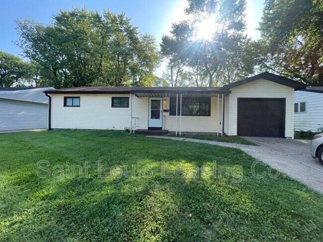 Building Photo - 1040 S Waterford Dr