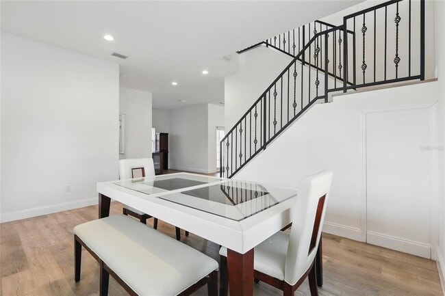 Foto del edificio - 3024 W Douglas St