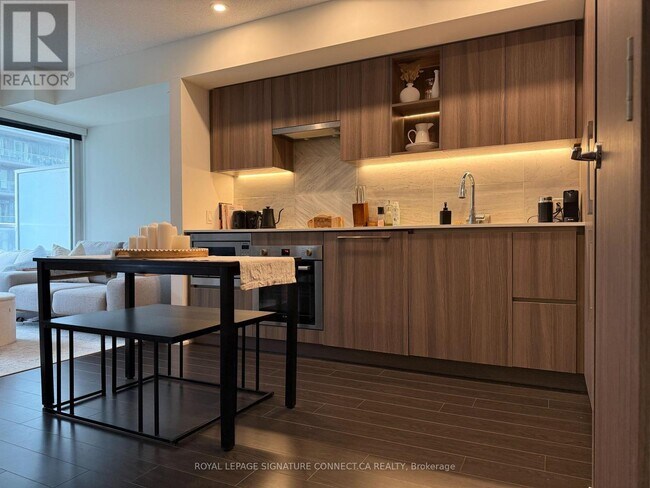 Photo du bâtiment - 716-719 BATHURST St