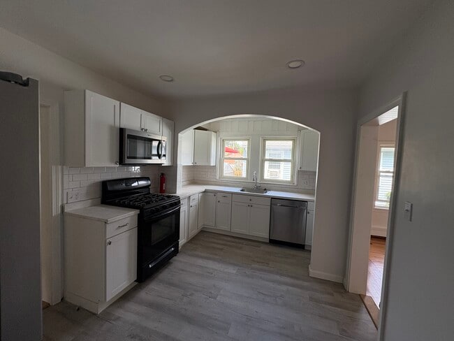 Building Photo - 137 Worcester Ave