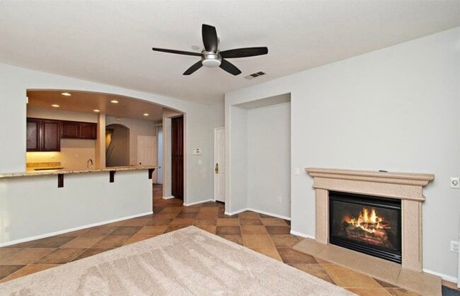 Foto del edificio - 4591 Sandano St