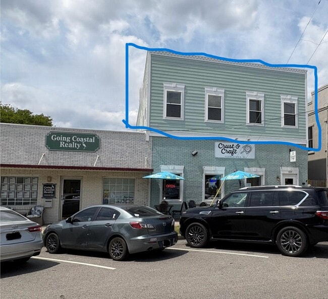 Building Photo - 107 Screven St