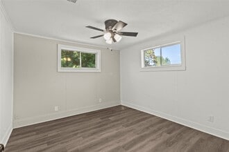 Building Photo - 802 Collins St