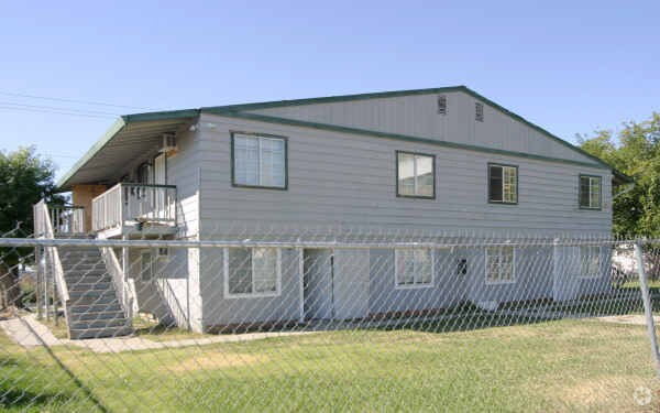 Building Photo - 3729 Balsam St