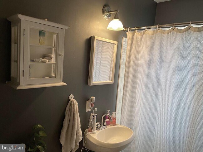 Foto del edificio - 1813 Key Blvd