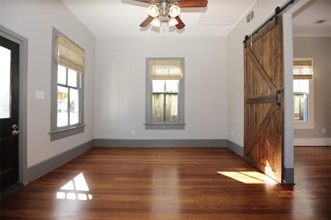 Foto del edificio - 2119 Freeman St