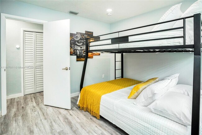 Foto del edificio - 1647 NW 29th Ave