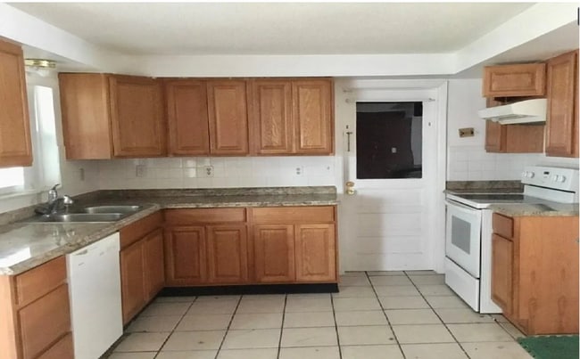 Building Photo - 1633 Doubloon Dr