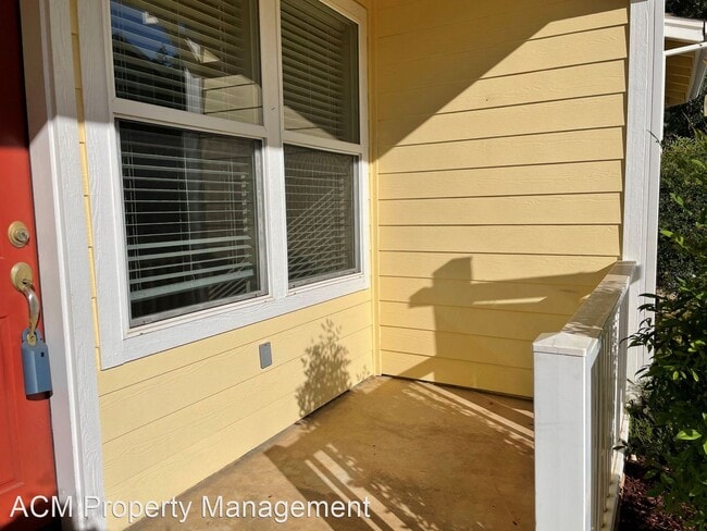 Building Photo - 2 br, 1.5 bath House - 124 Iron Horse Place