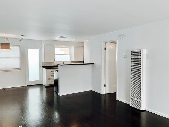 Foto del edificio - 710 Bay St