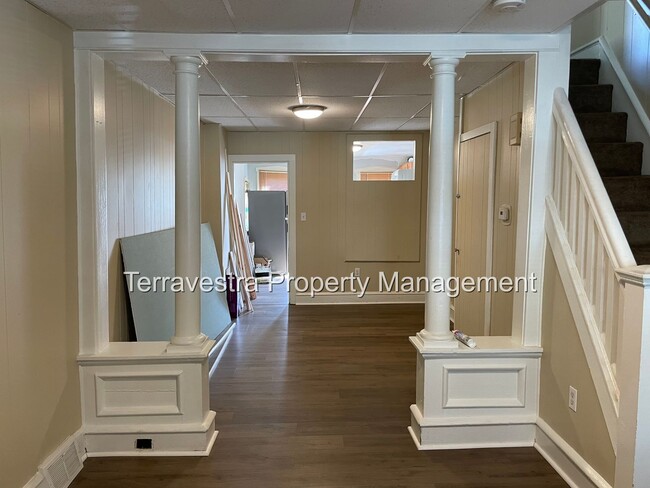 Building Photo - Single Family Home in Gloucester City