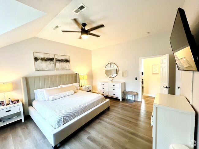 Master Bedroom - 3200 Madison Ave